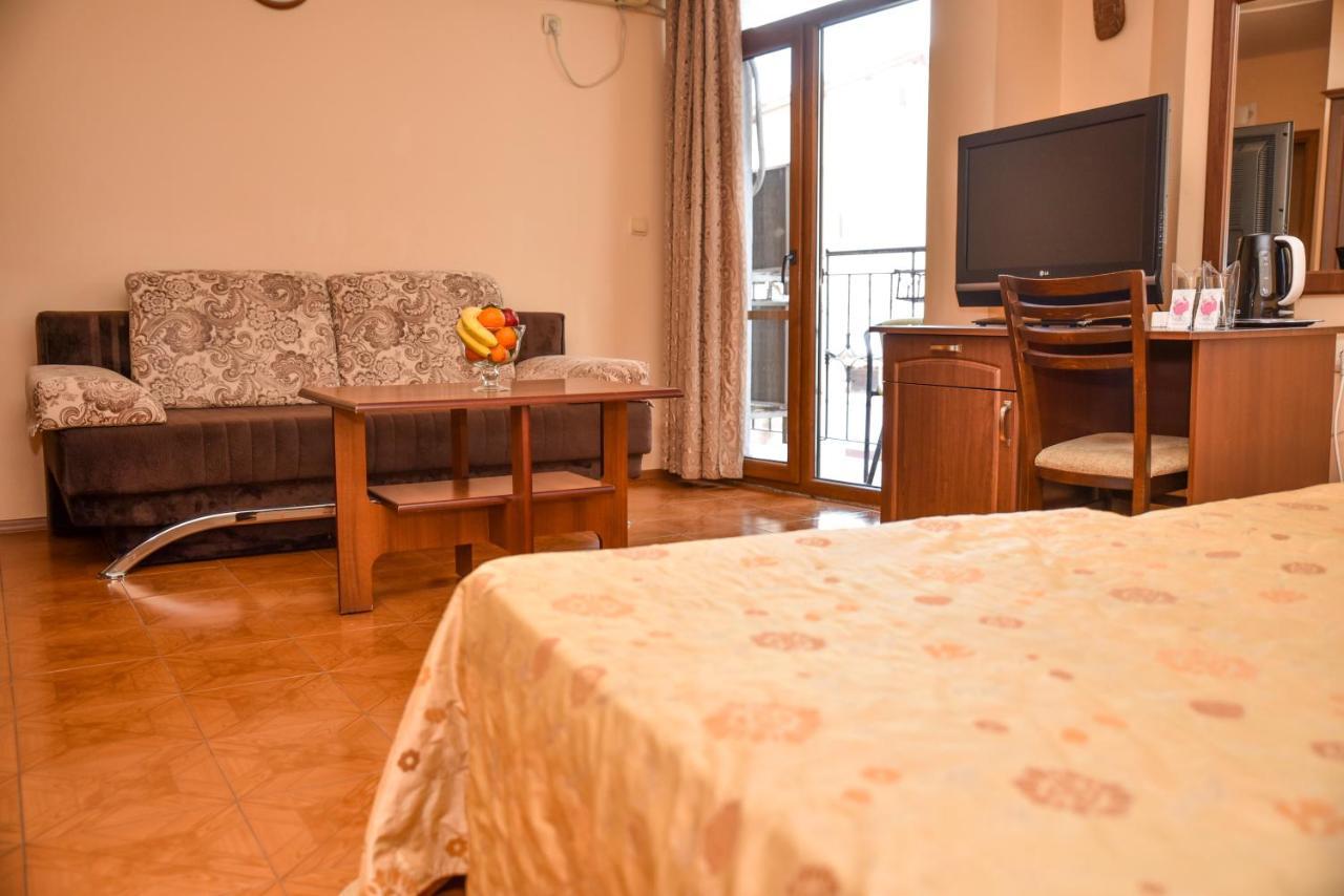 Lucky Hotel Weliko Tarnowo Exterior foto